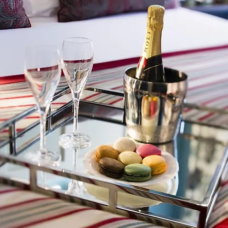 Les Tournelles Paris