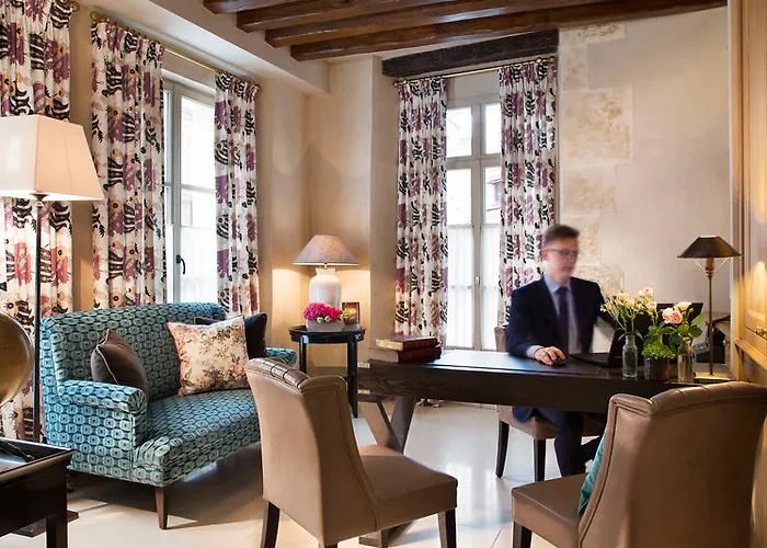 Hotel Les Tournelles 3*