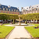Les Tournelles Hotel 3*
