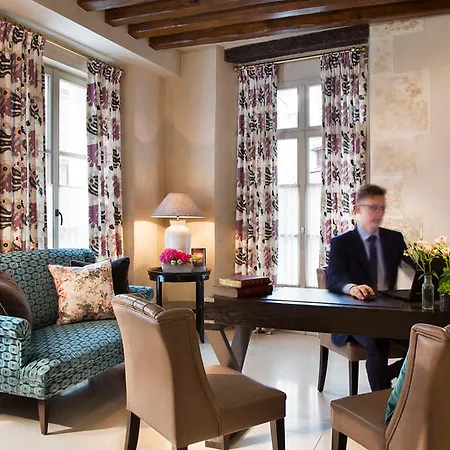 Hotel Les Tournelles 3*