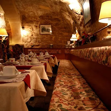 Les Tournelles 3* Paris