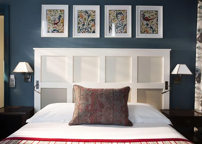 Hotel Les Tournelles 3*