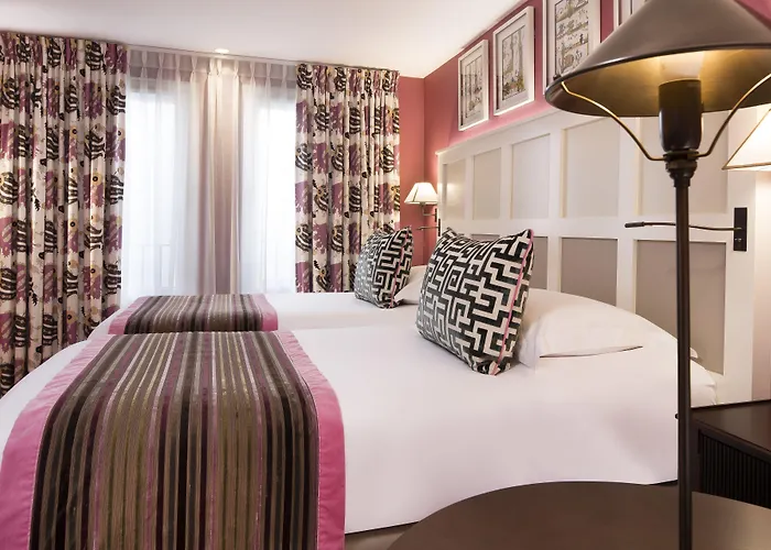 Hotel Les Tournelles Paris