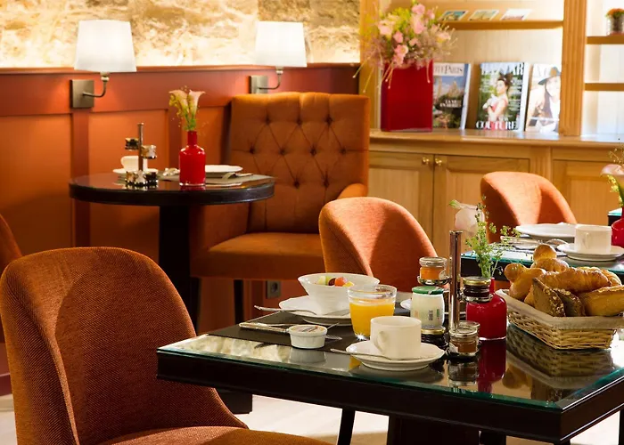 Les Tournelles Hotel 3*