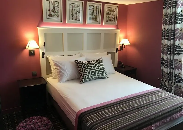 Les Tournelles Paris