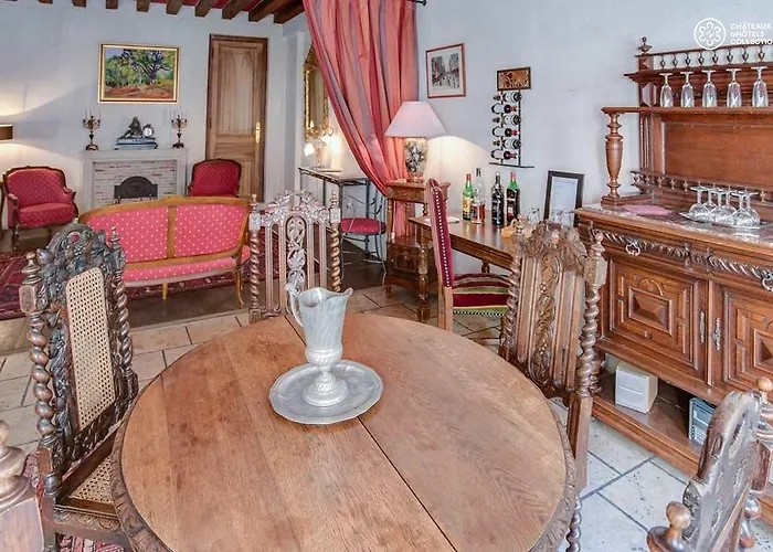 Les Tournelles Paris