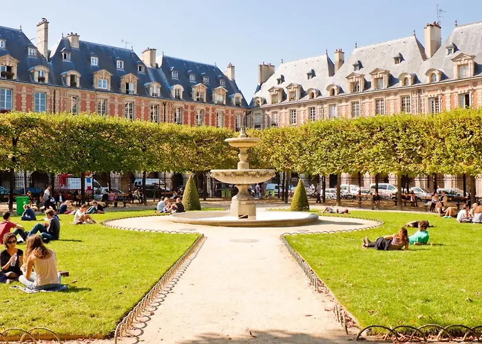 Les Tournelles Hotel 3*