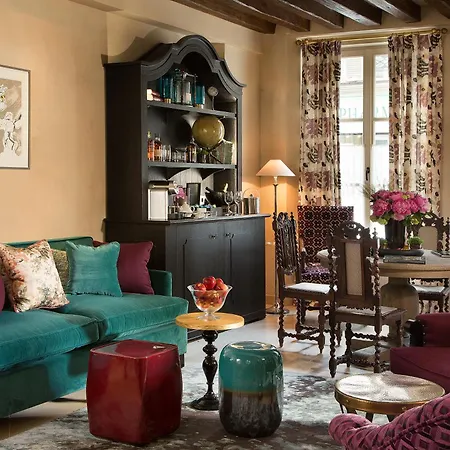 Hotell Les Tournelles Paris