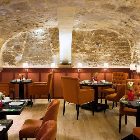 Hotell Les Tournelles Paris