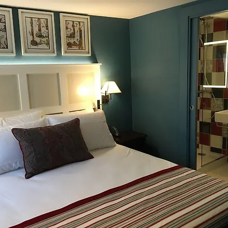 Hotell Les Tournelles 3*