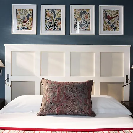 Les Tournelles Otel