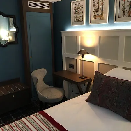 Otel Les Tournelles Paris